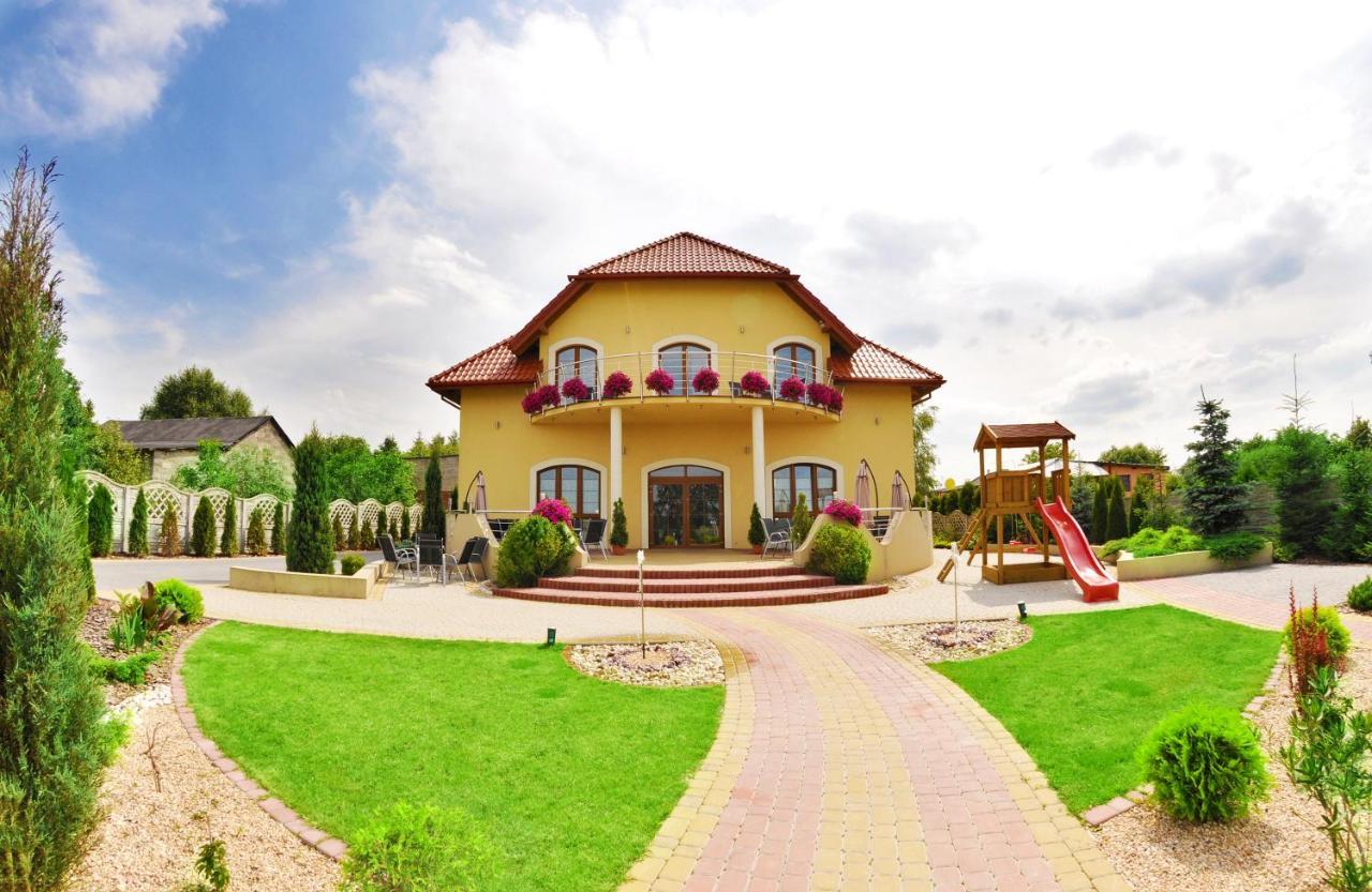 Konstantynów Łódzki Rezydencja Szmaragdowy Ogrod מראה חיצוני תמונה